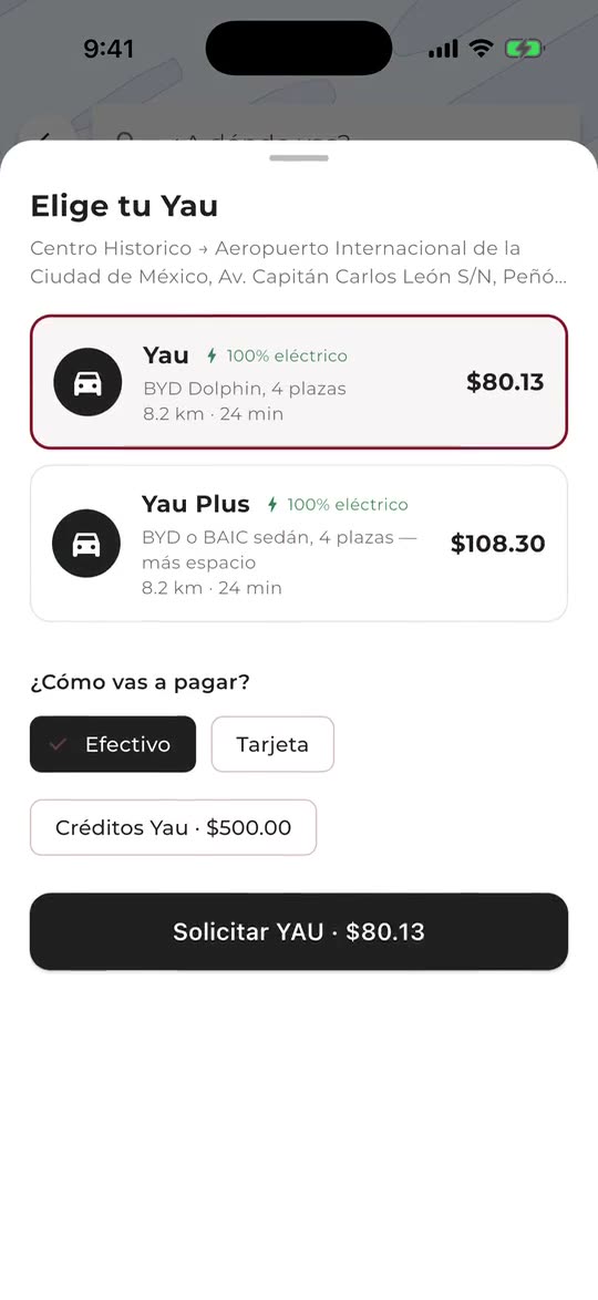 La app de Yau en acelerado: se busca el aeropuerto, aparece el precio del viaje, se pide el auto y se sigue el recorrido hasta llegar y calificar.